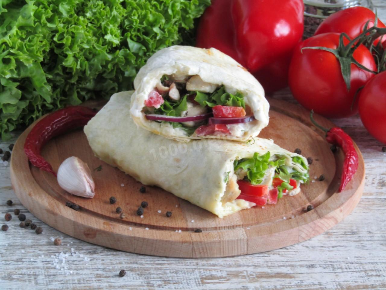 Обложка рецепта Цезарь ролл с курицей без майонеза