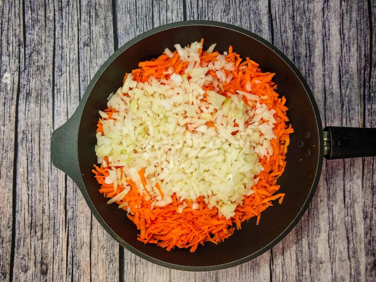 Шаг 4 приготовления Печеночный торт из куриной печени классический