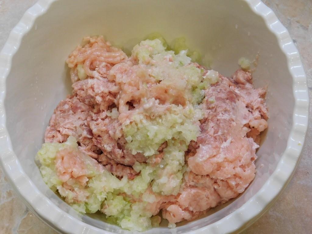 Шаг 3 приготовления Котлеты из кабачков с фаршем