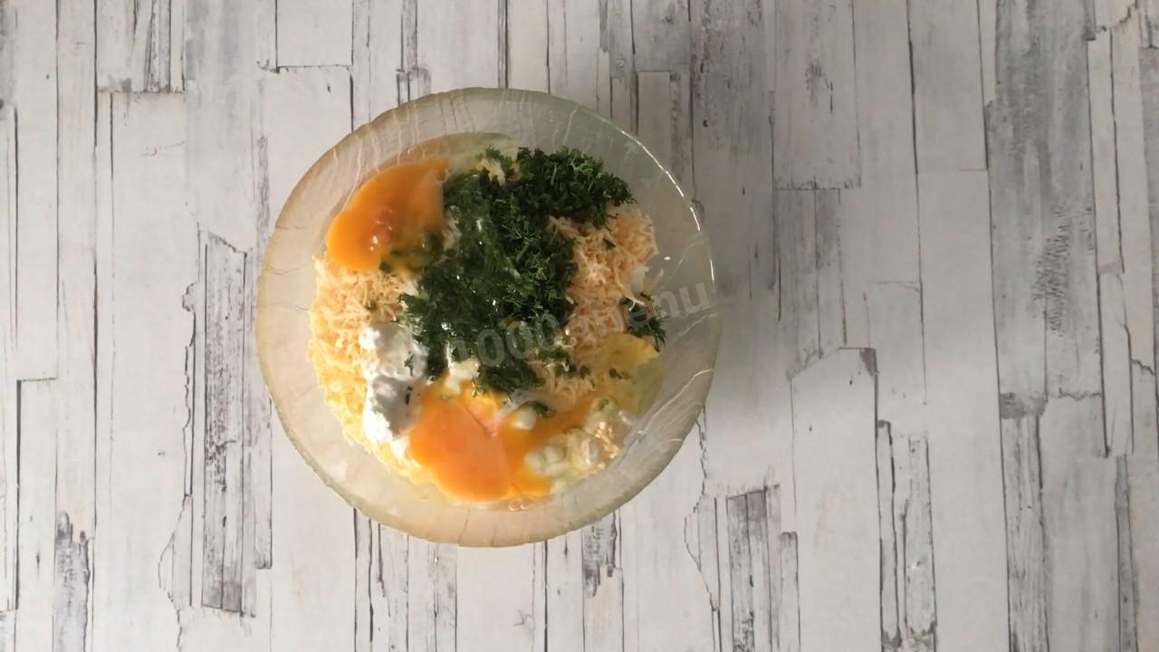 Шаг 3 приготовления Лаваш с творогом и сыром в духовке