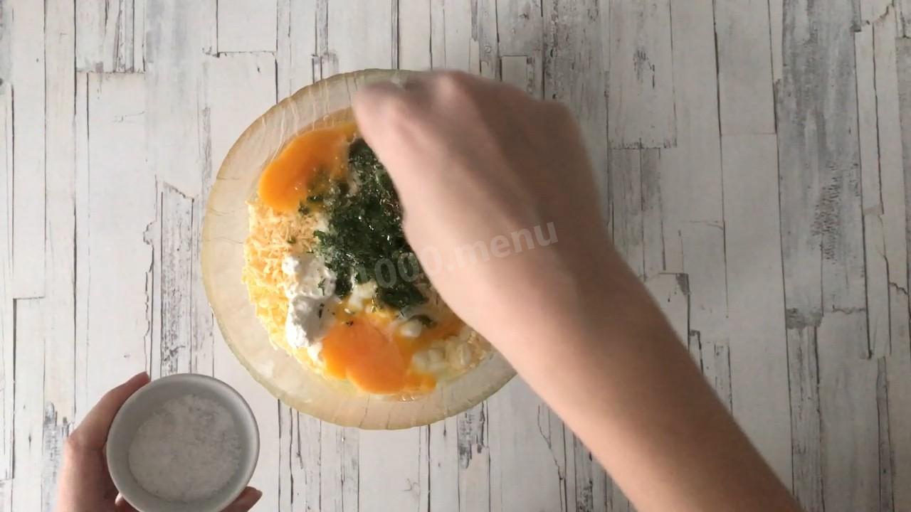 Шаг 4 приготовления Лаваш с творогом и сыром в духовке
