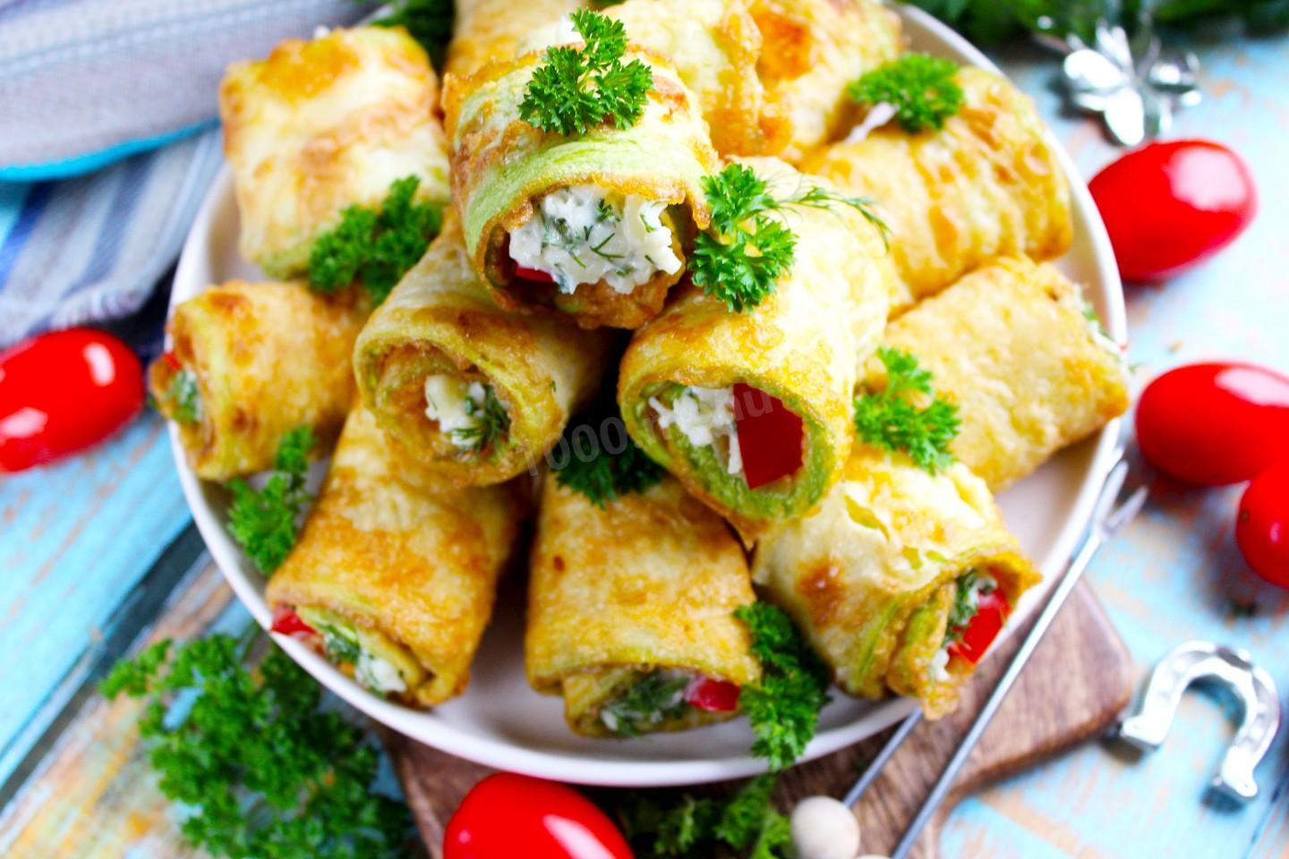 Шаг 12 приготовления Рулетики из кабачков с сыром и чесноком