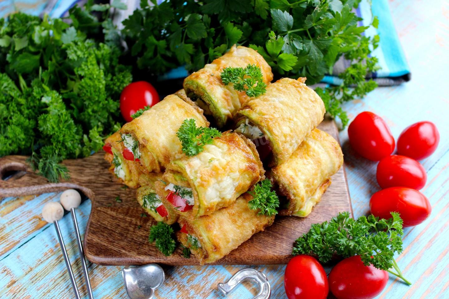 Обложка рецепта Рулетики из кабачков с сыром и чесноком