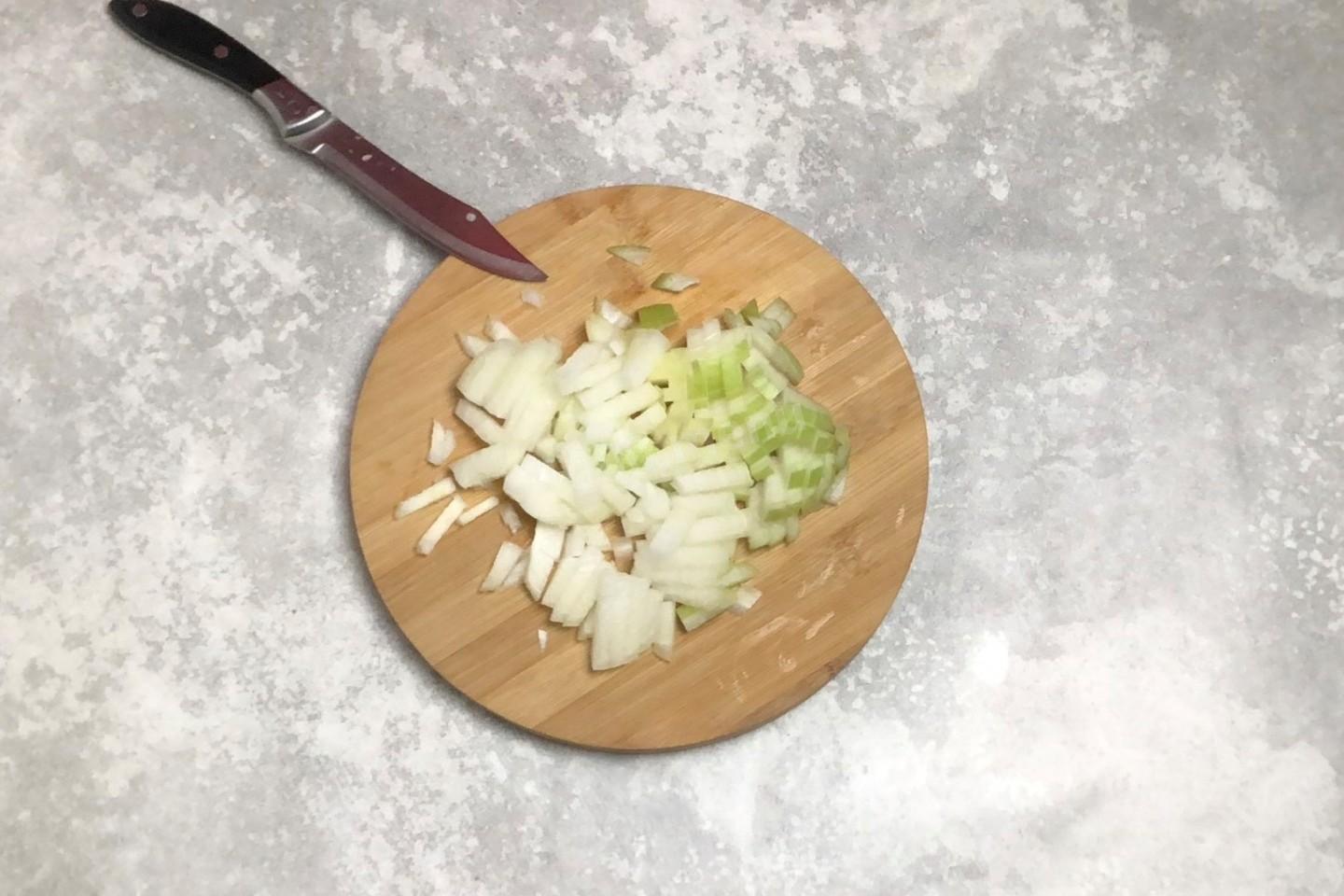 Шаг 3 приготовления Жульен с курицей и грибами со сливками в духовке