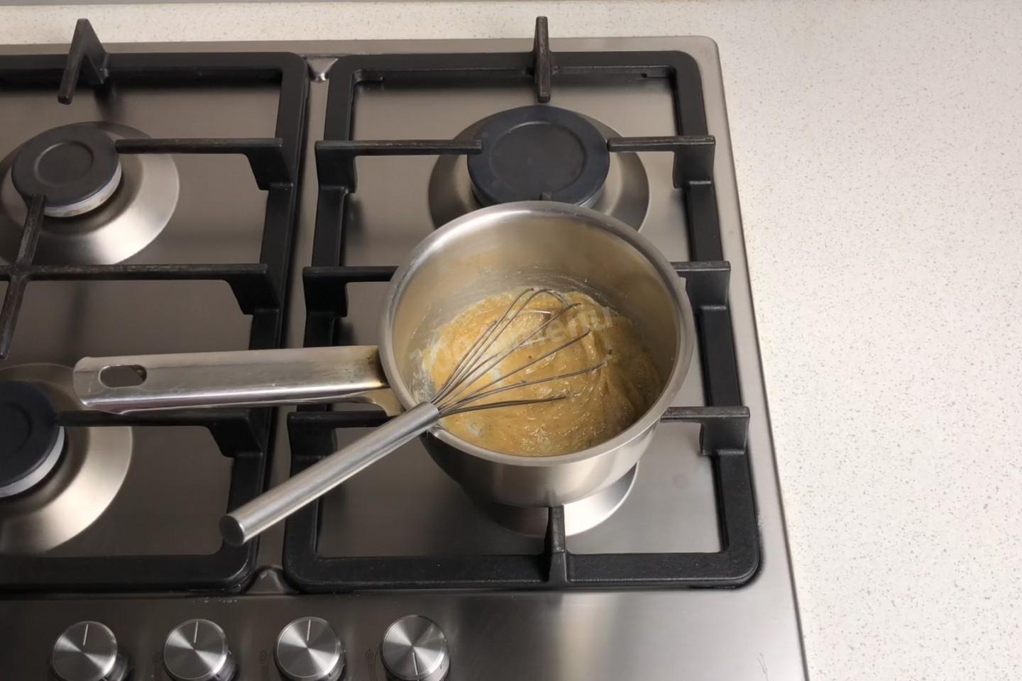 Шаг 8 приготовления Жульен с курицей и грибами со сливками в духовке