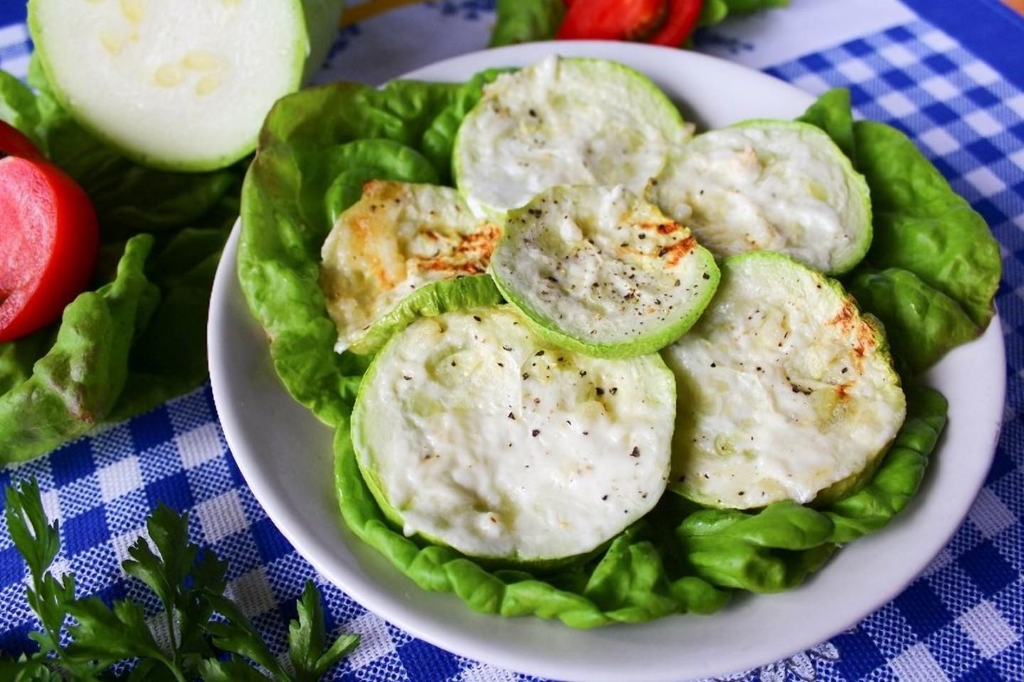 Обложка рецепта Быстрые кабачки в микроволновке за 10 минут быстро и вкусно