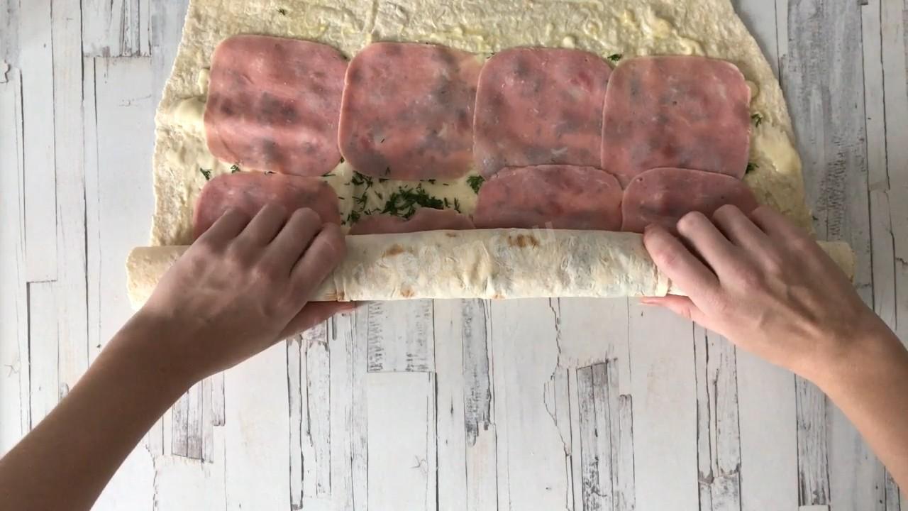 Шаг 8 приготовления Лаваш с ветчиной и сыром