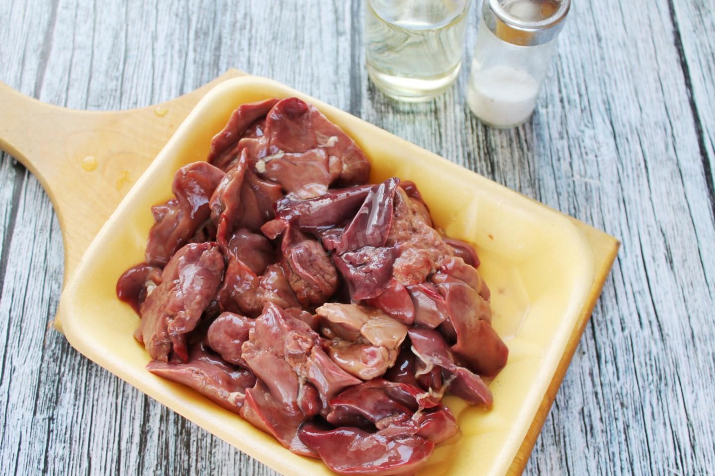 Шаг 2 приготовления Паштет из куриной печени с морковью и луком