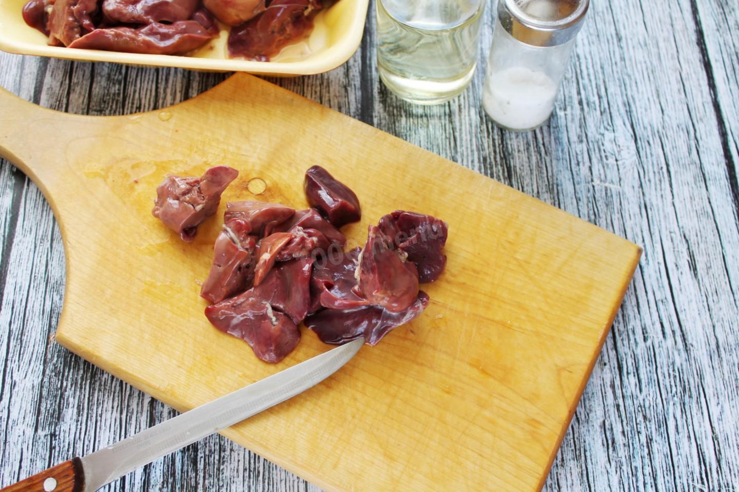 Шаг 3 приготовления Паштет из куриной печени с морковью и луком