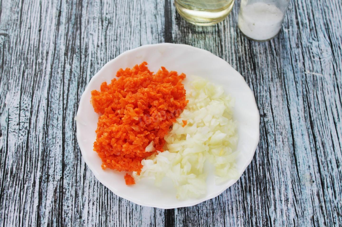 Шаг 4 приготовления Паштет из куриной печени с морковью и луком