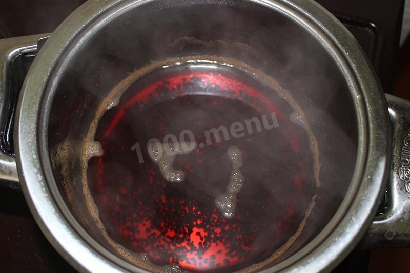 Шаг 2 приготовления Чай с молоком и солью