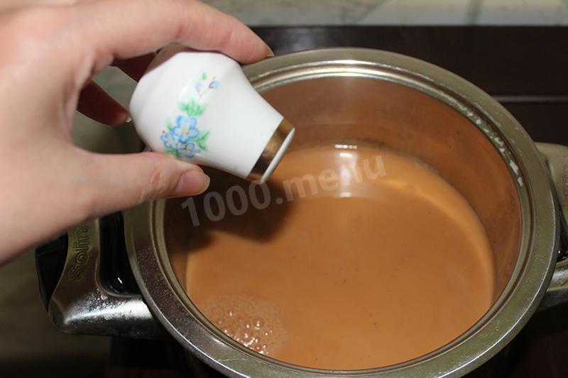 Шаг 4 приготовления Чай с молоком и солью