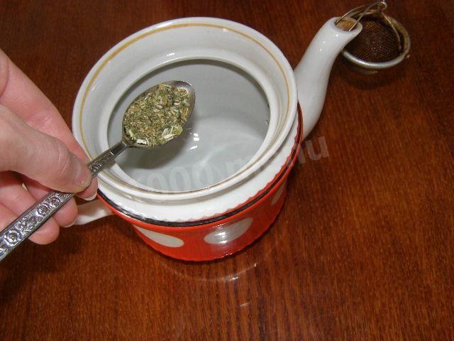 Шаг 2 приготовления Чай с мелиссой