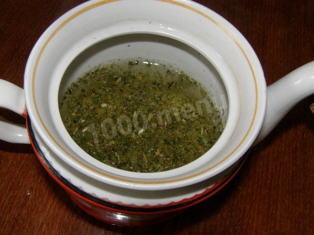 Шаг 3 приготовления Чай с мелиссой