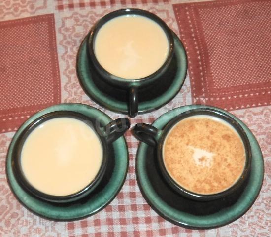 Шаг 7 приготовления Зеленый чай с молоком латте