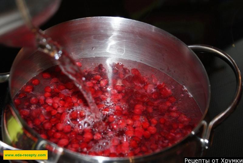 Шаг 3 приготовления Морс брусничный с лимонной кислотой