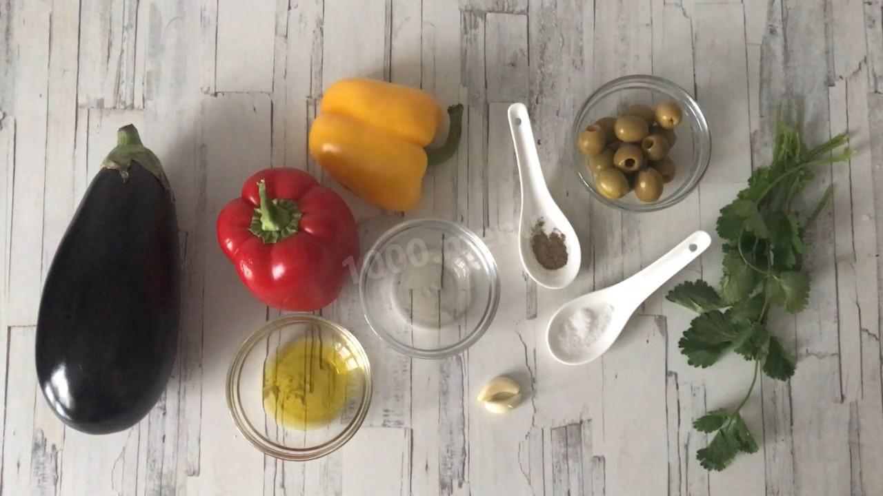 Шаг 1 приготовления Салат из жареных баклажанов с чесноком