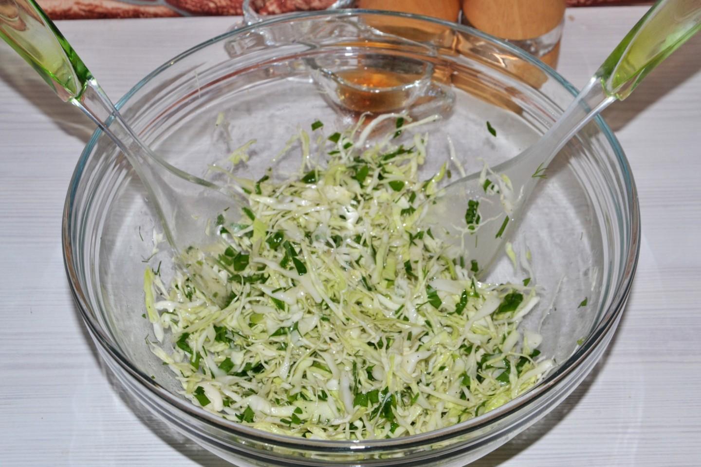 Шаг 10 приготовления Салат капуста с уксусом и маслом