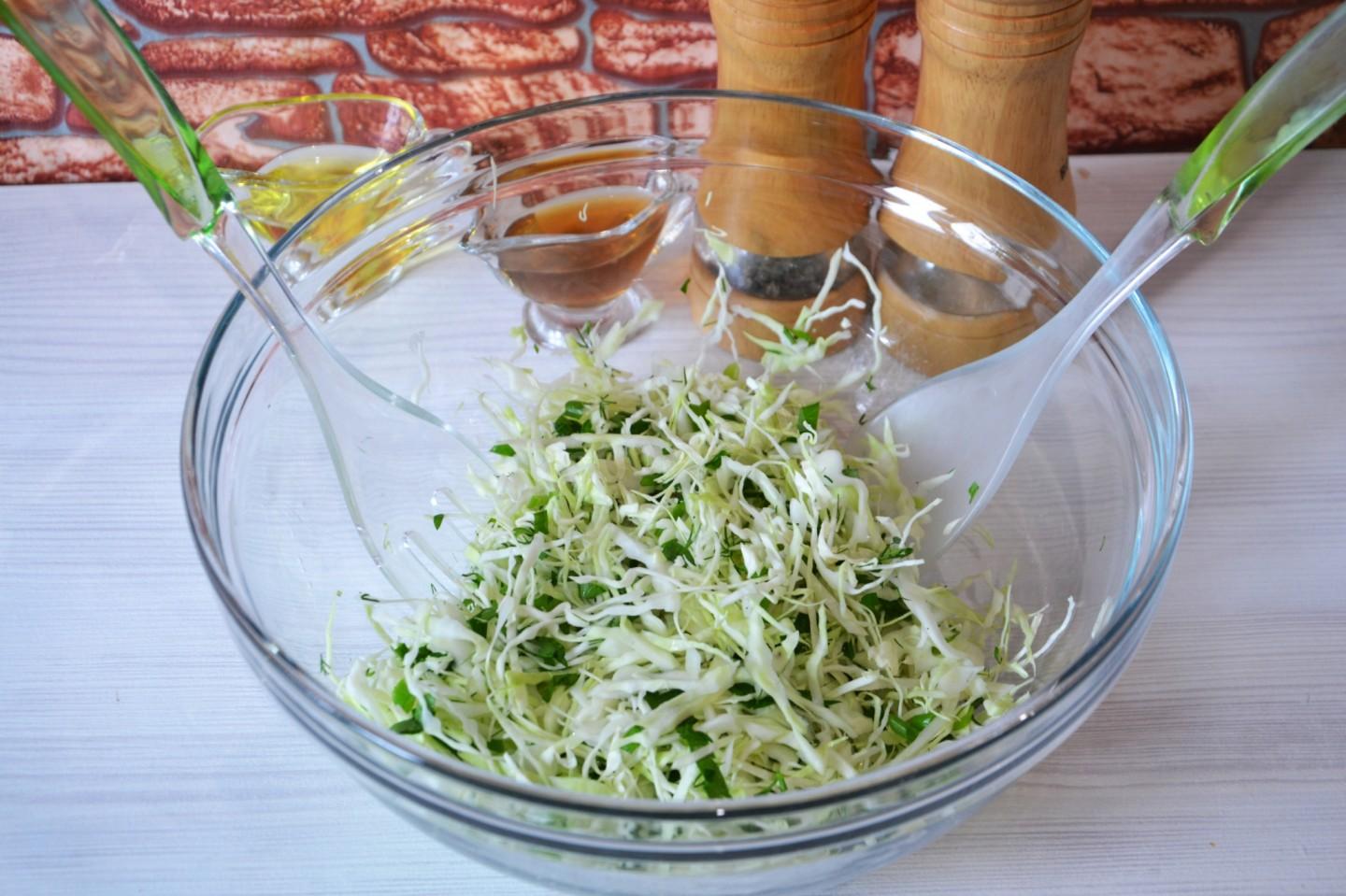 Шаг 7 приготовления Салат капуста с уксусом и маслом