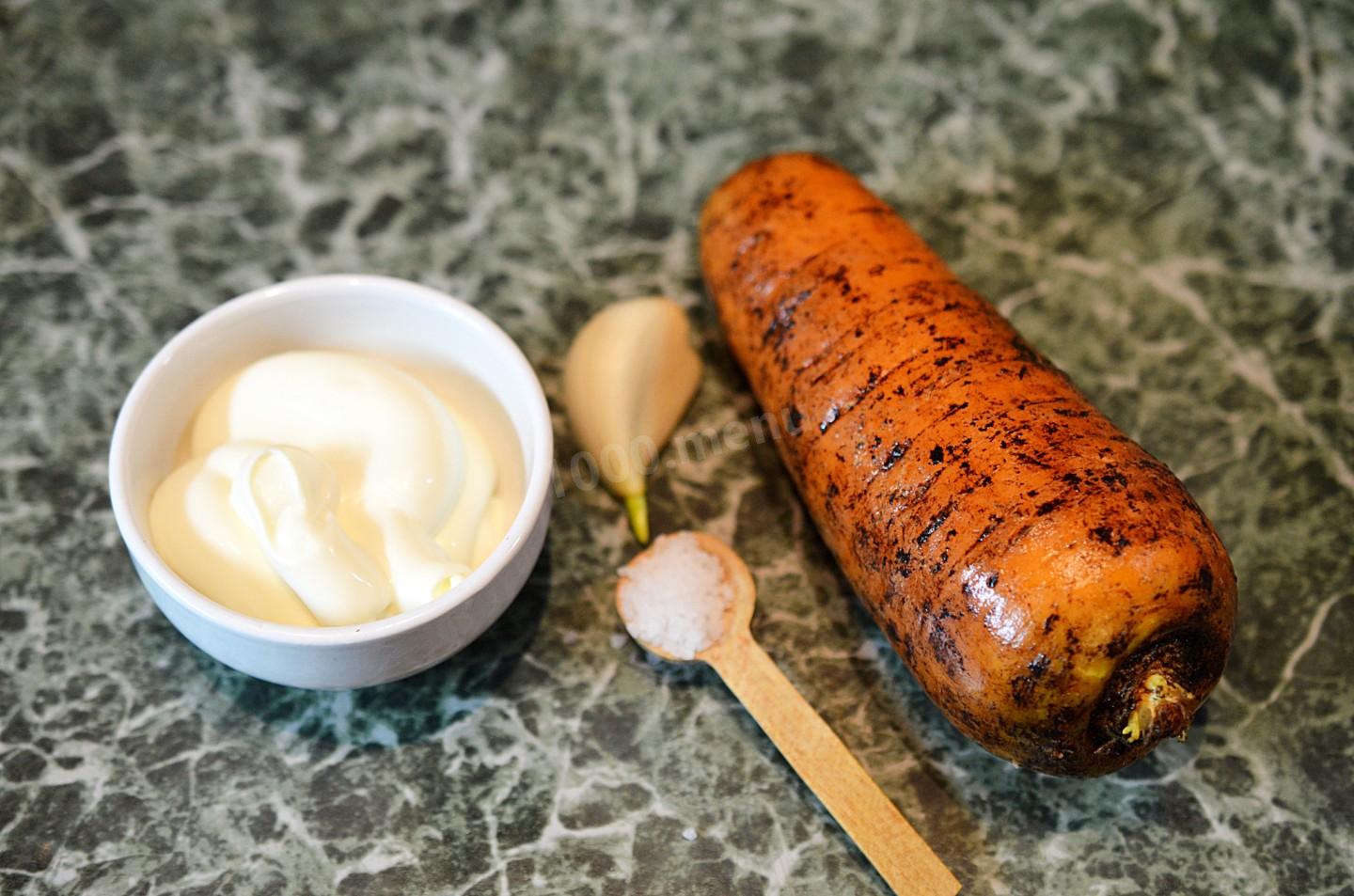 Шаг 1 приготовления Салат Морковь с майонезом и чесноком