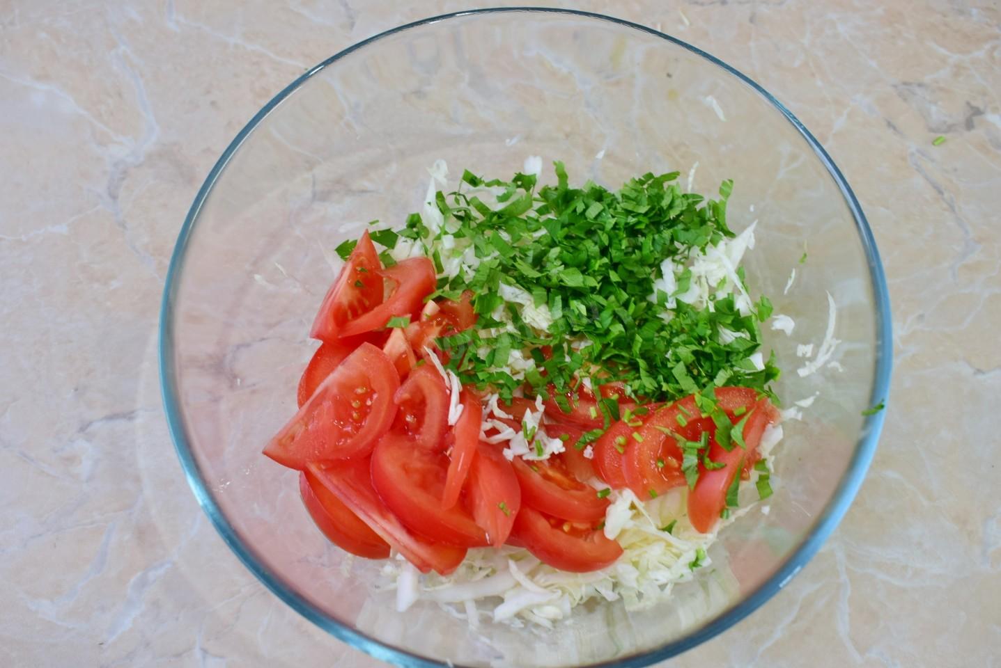 Шаг 6 приготовления Салат из пекинской капусты с курицей