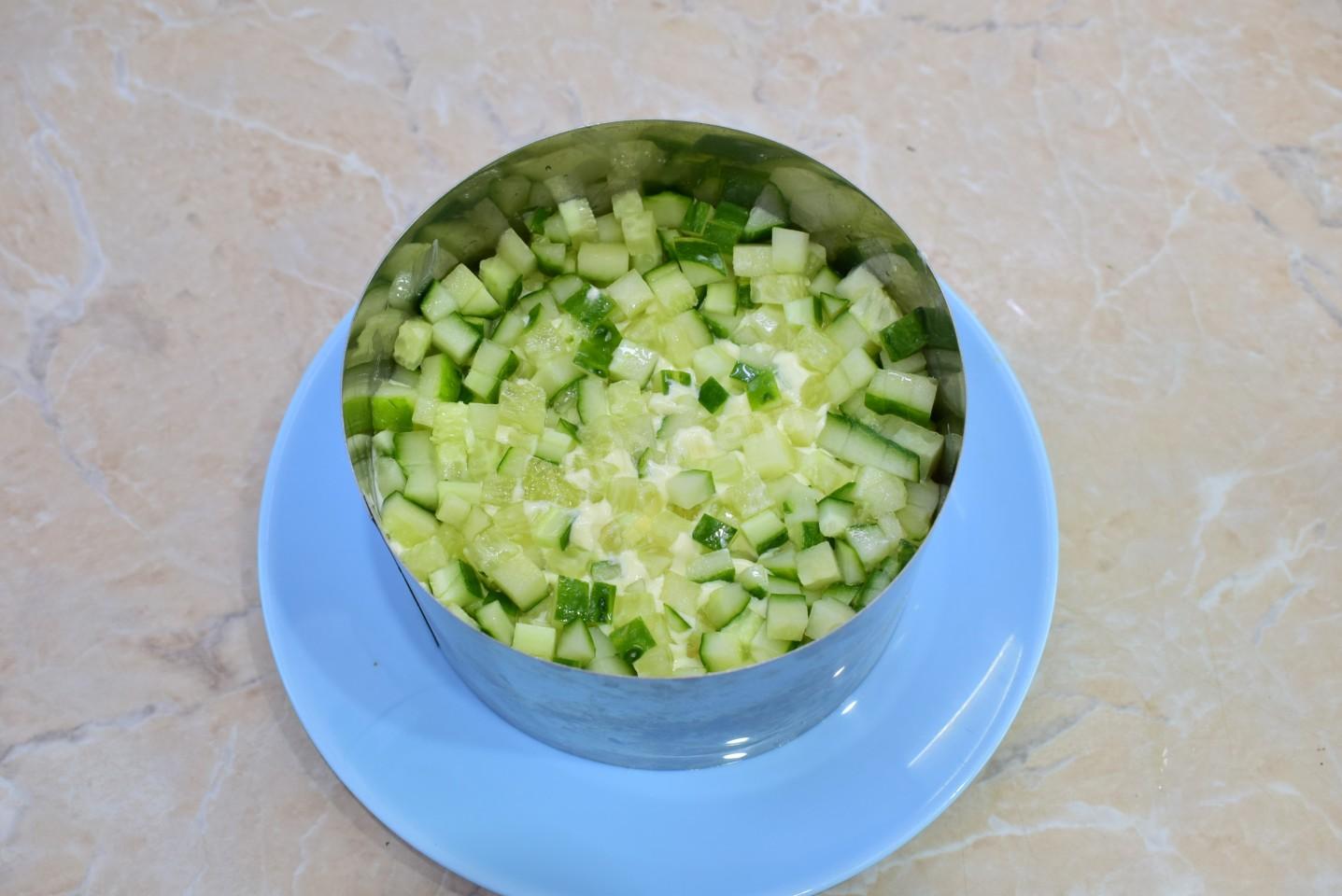 Шаг 6 приготовления Салат с корейской морковью и копченой курицей