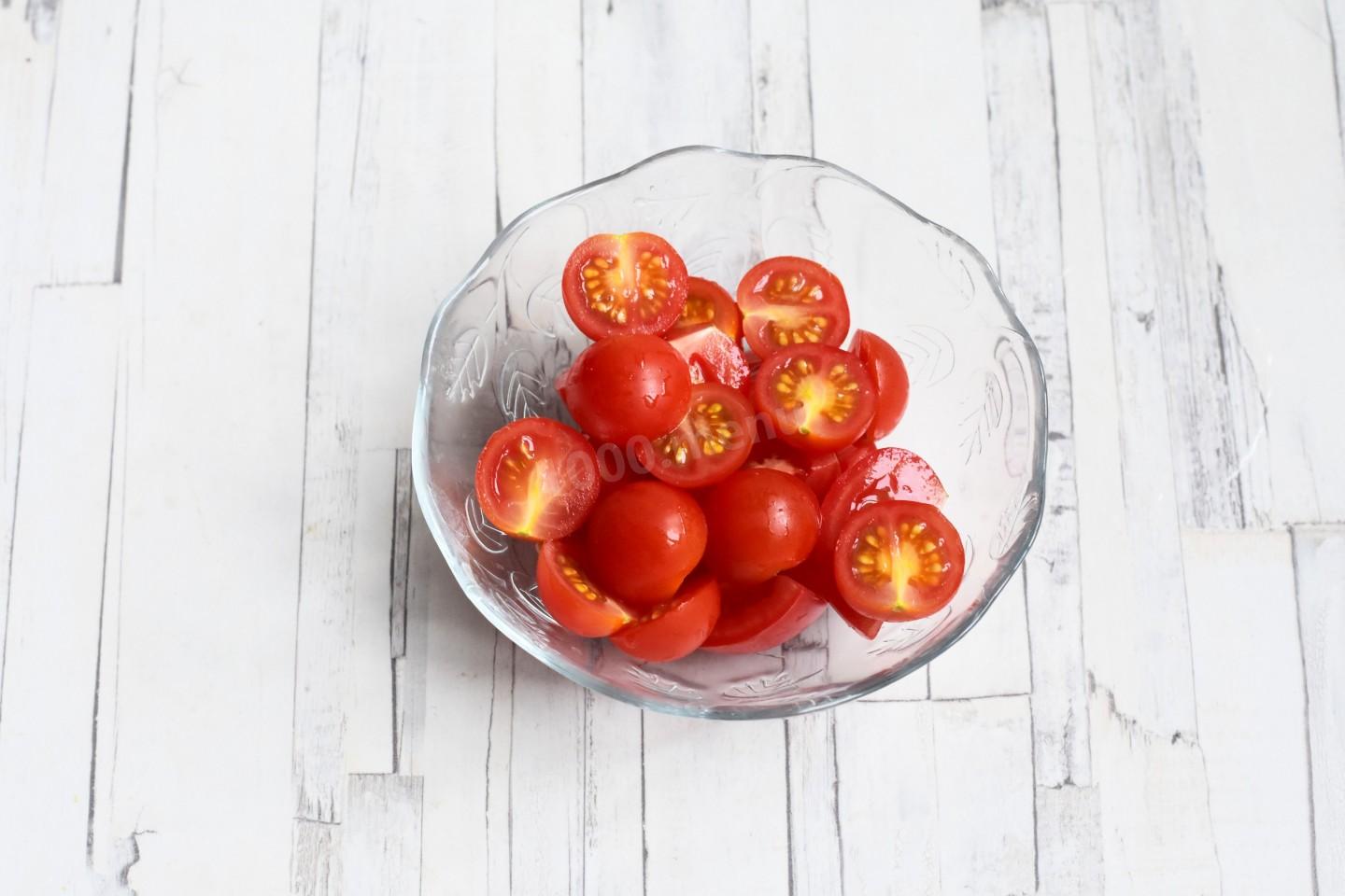 Шаг 4 приготовления Салат с копченой курицей и сыром