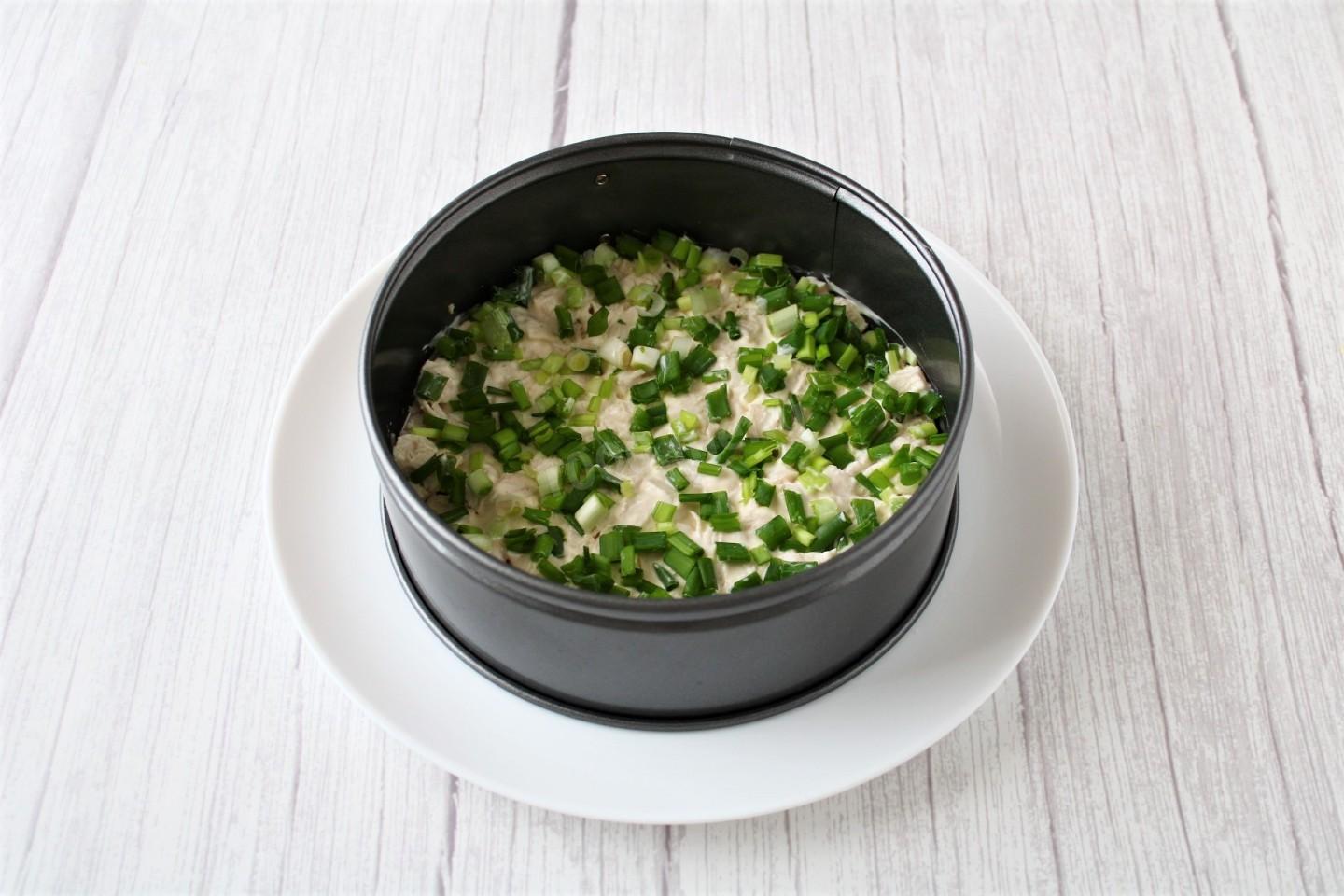 Шаг 7 приготовления Салат Мужские слезы с курицей грибами и корейской морковью