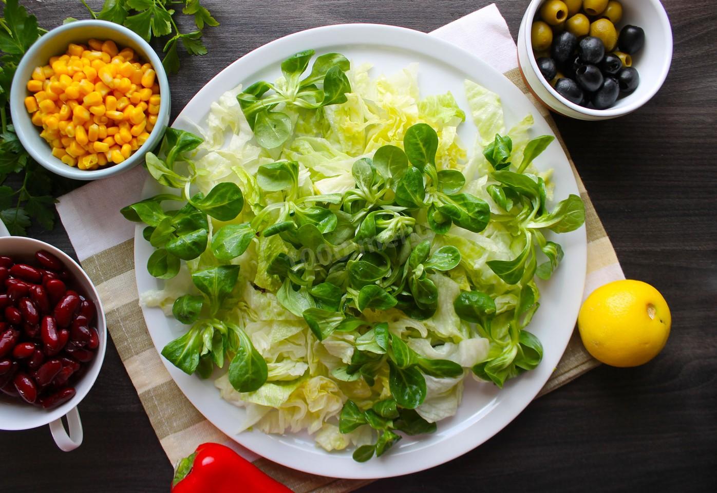 Шаг 2 приготовления Салат фасоль кукуруза сыр