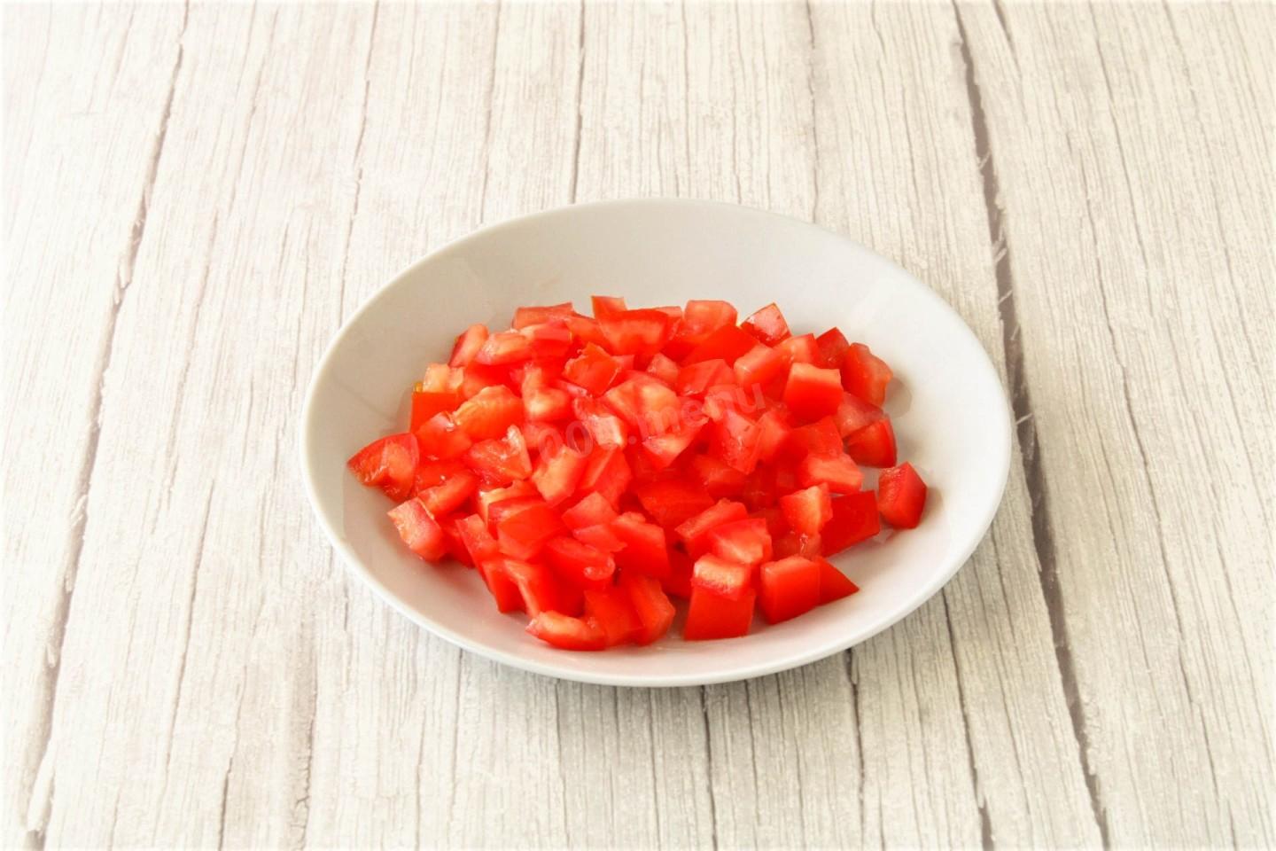 Шаг 6 приготовления Салат с куриной грудкой и яйцами и сыром