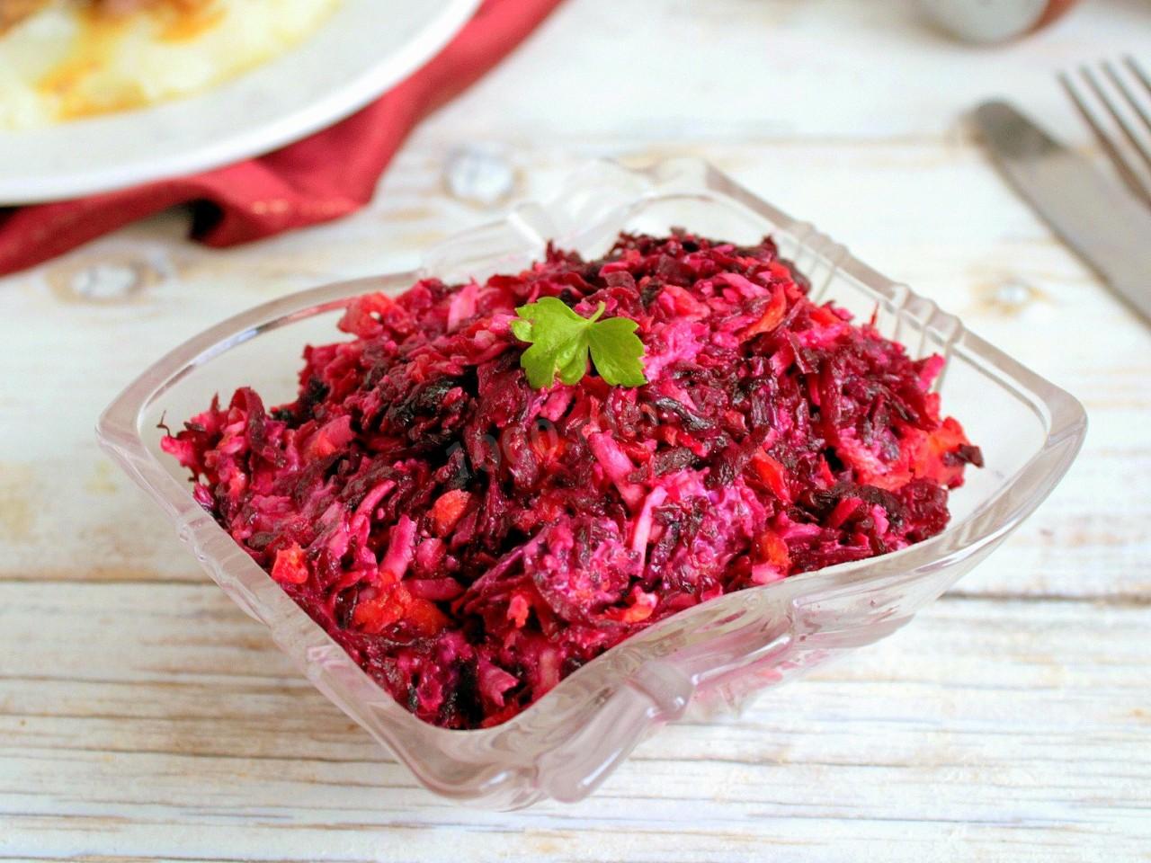 Обложка рецепта Салат из свеклы и моркови с сыром