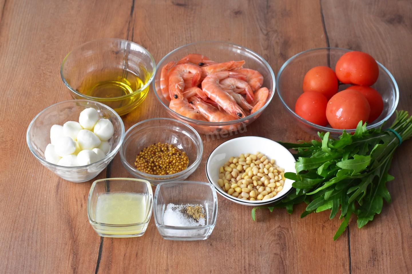 Шаг 1 приготовления Салат с рукколой кедровыми орешками и креветками