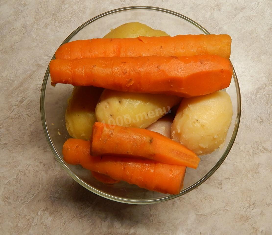 Шаг 1 приготовления Винегрет с солеными огурцами и горошком классический