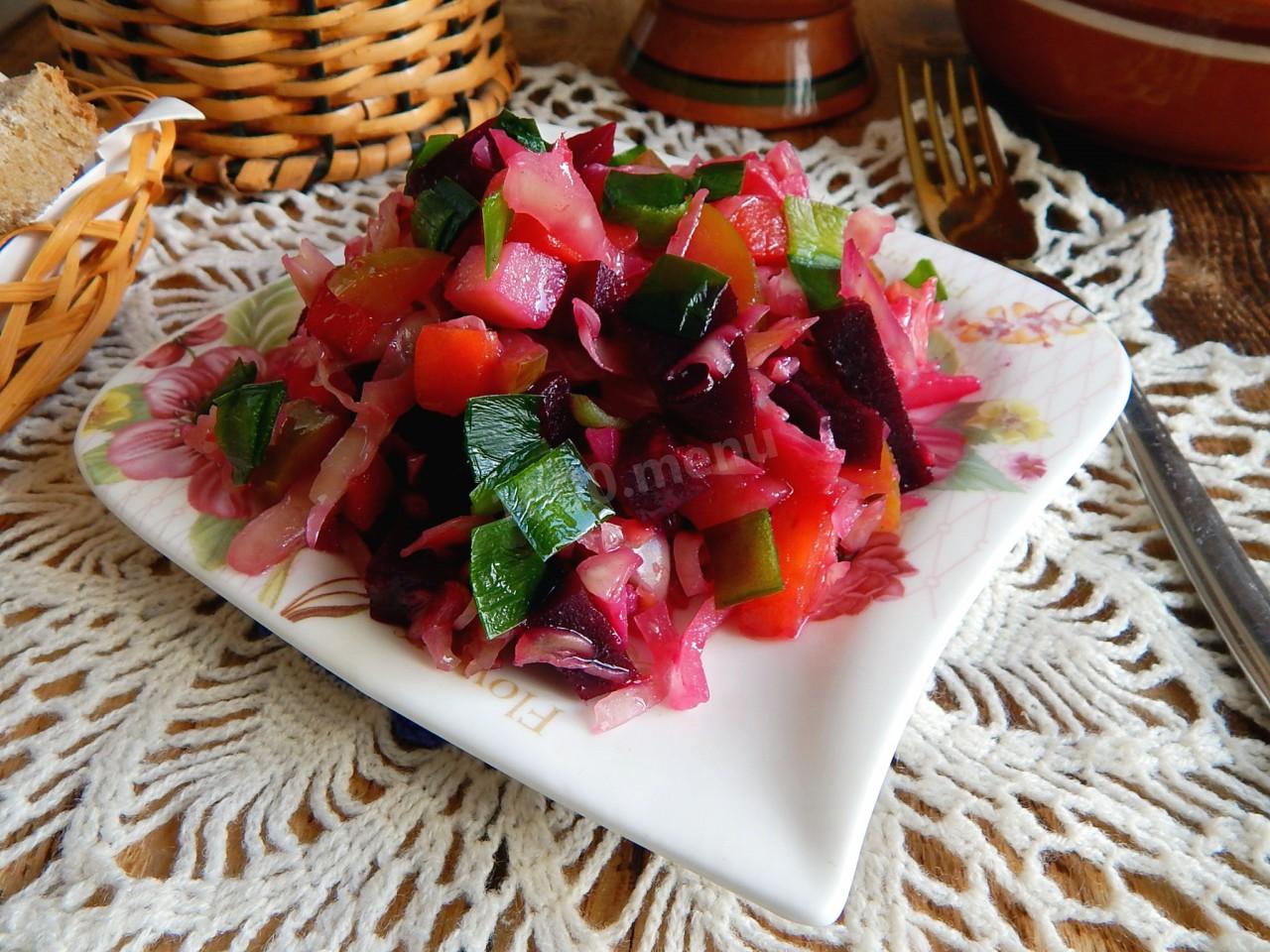 Шаг 10 приготовления Винегрет с солеными огурцами и горошком классический