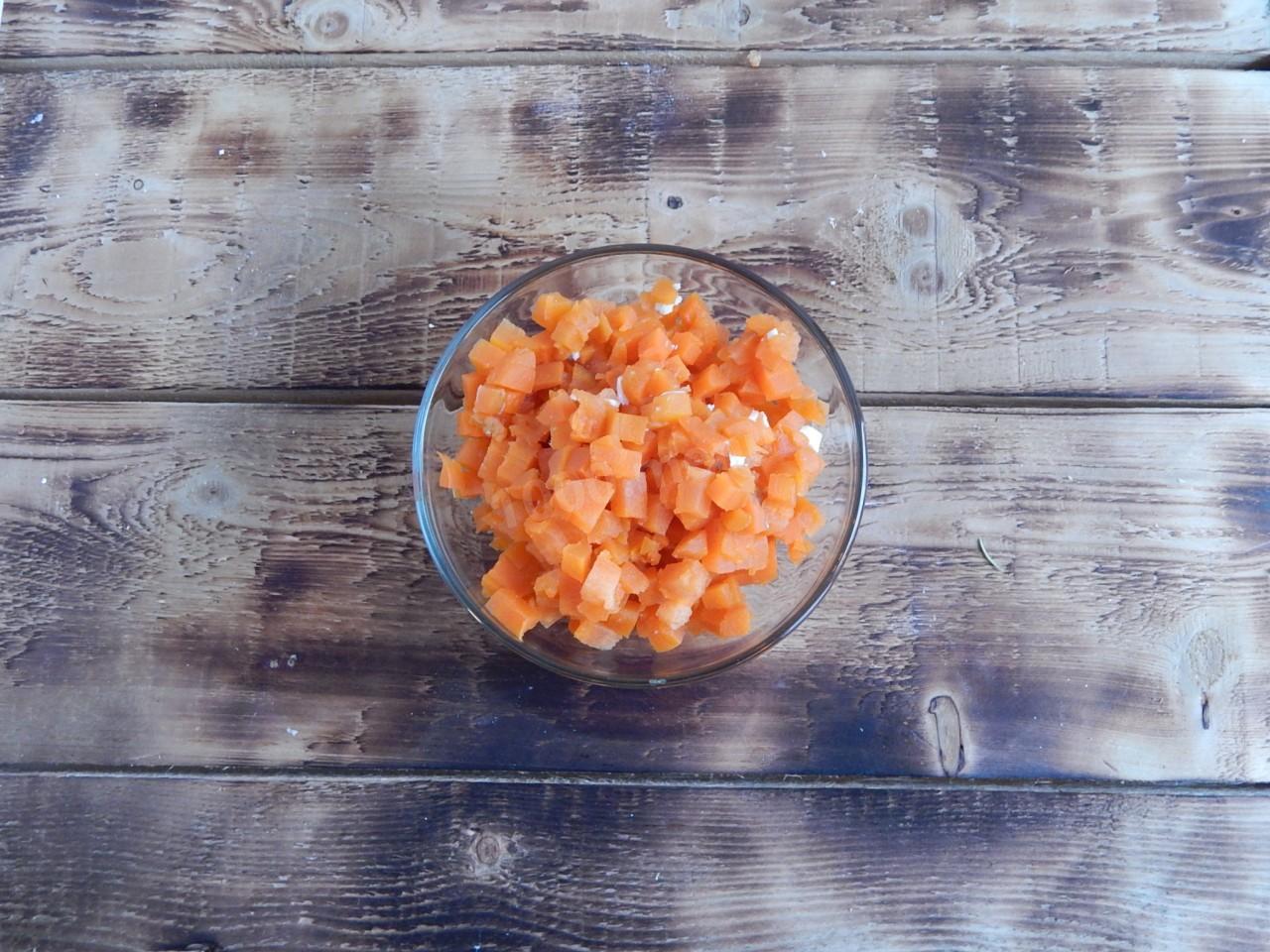 Шаг 3 приготовления Винегрет с солеными огурцами и горошком классический