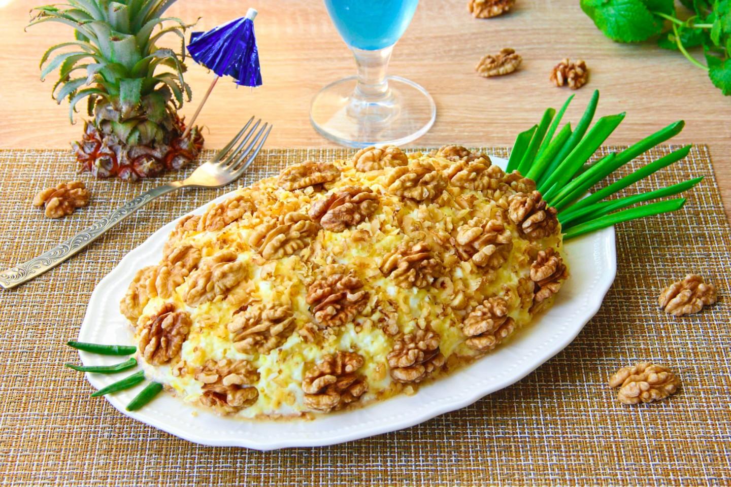 Обложка рецепта Салат курица ананас грибы сыр