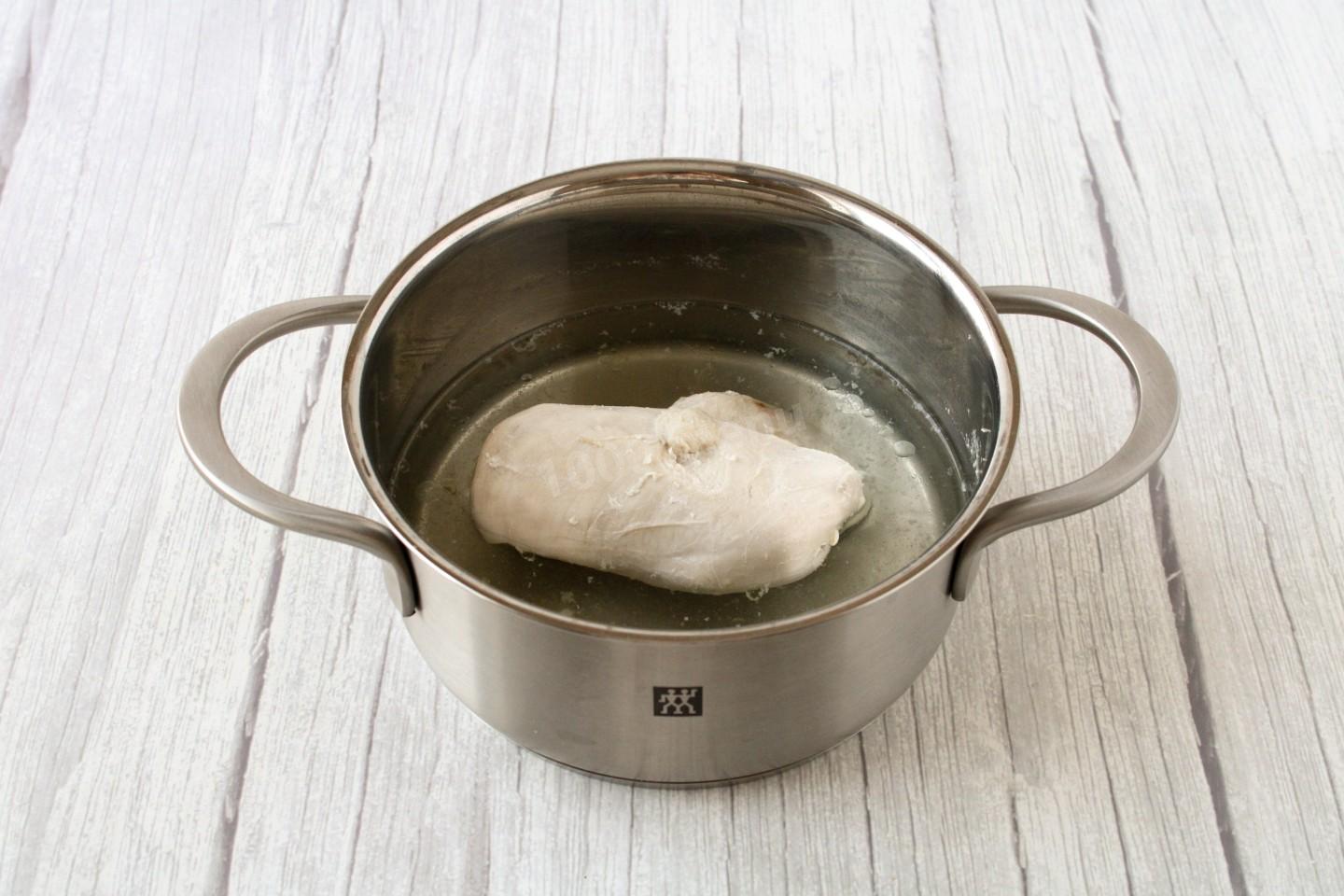 Шаг 2 приготовления Салат курица кукуруза морковь корейская огурец