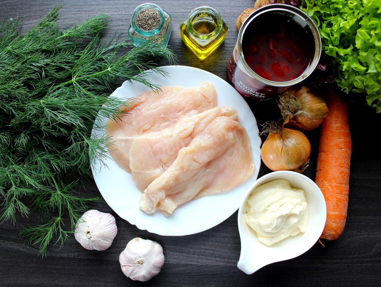 Шаг 1 приготовления Салат с фасолью курицей и морковью