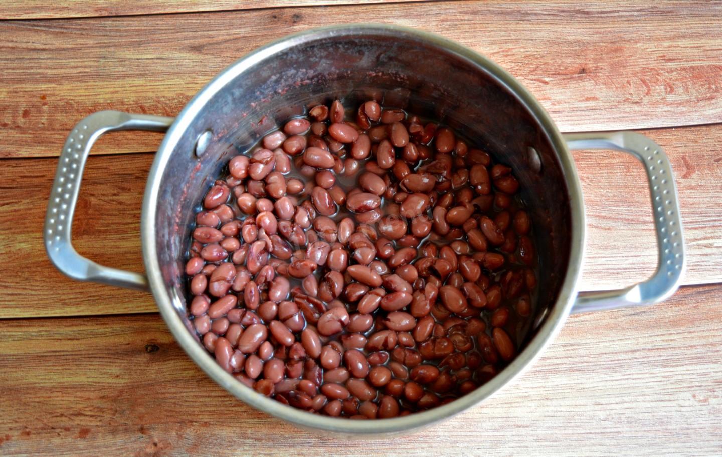 Шаг 3 приготовления Салат из отварной красной фасоли и моркови