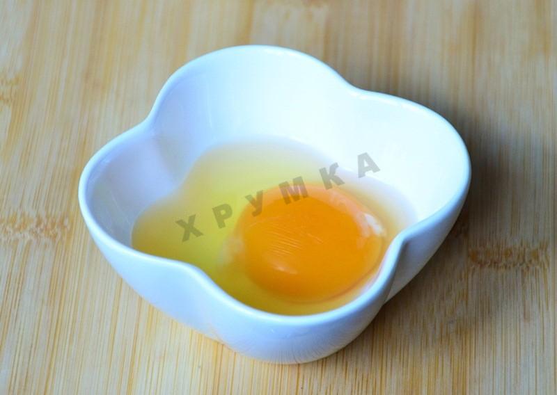 Шаг 7 приготовления Теплый салат с куриной печенью и яйцом-пашот