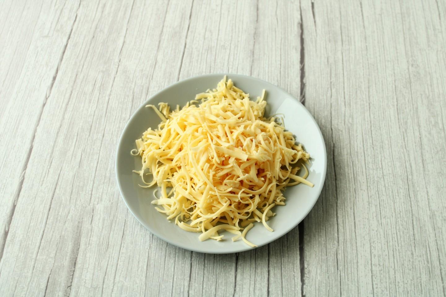 Шаг 8 приготовления Салат Муравейник с курицей и картофельной соломкой