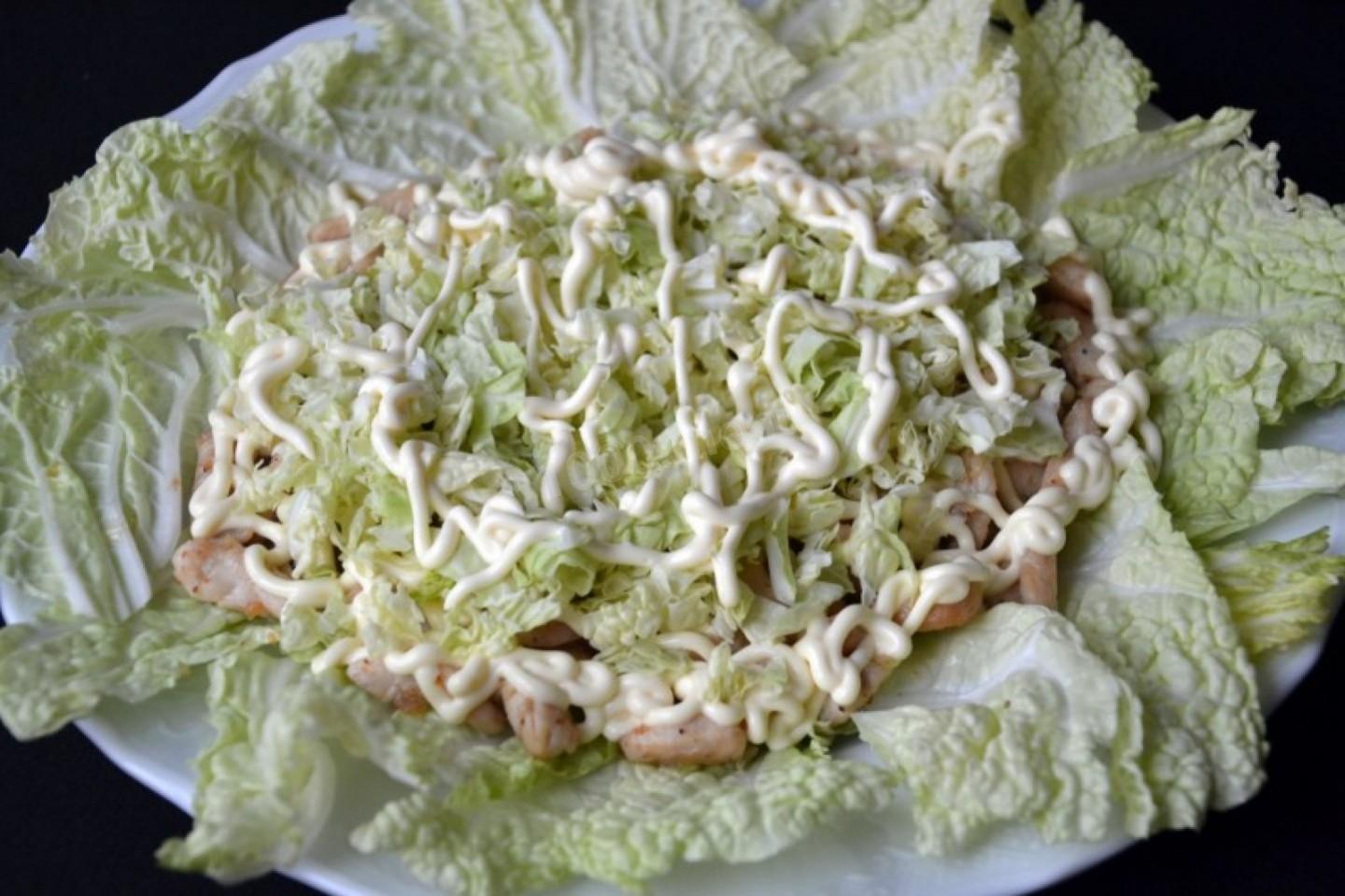Шаг 6 приготовления Салат Невеста с курицей