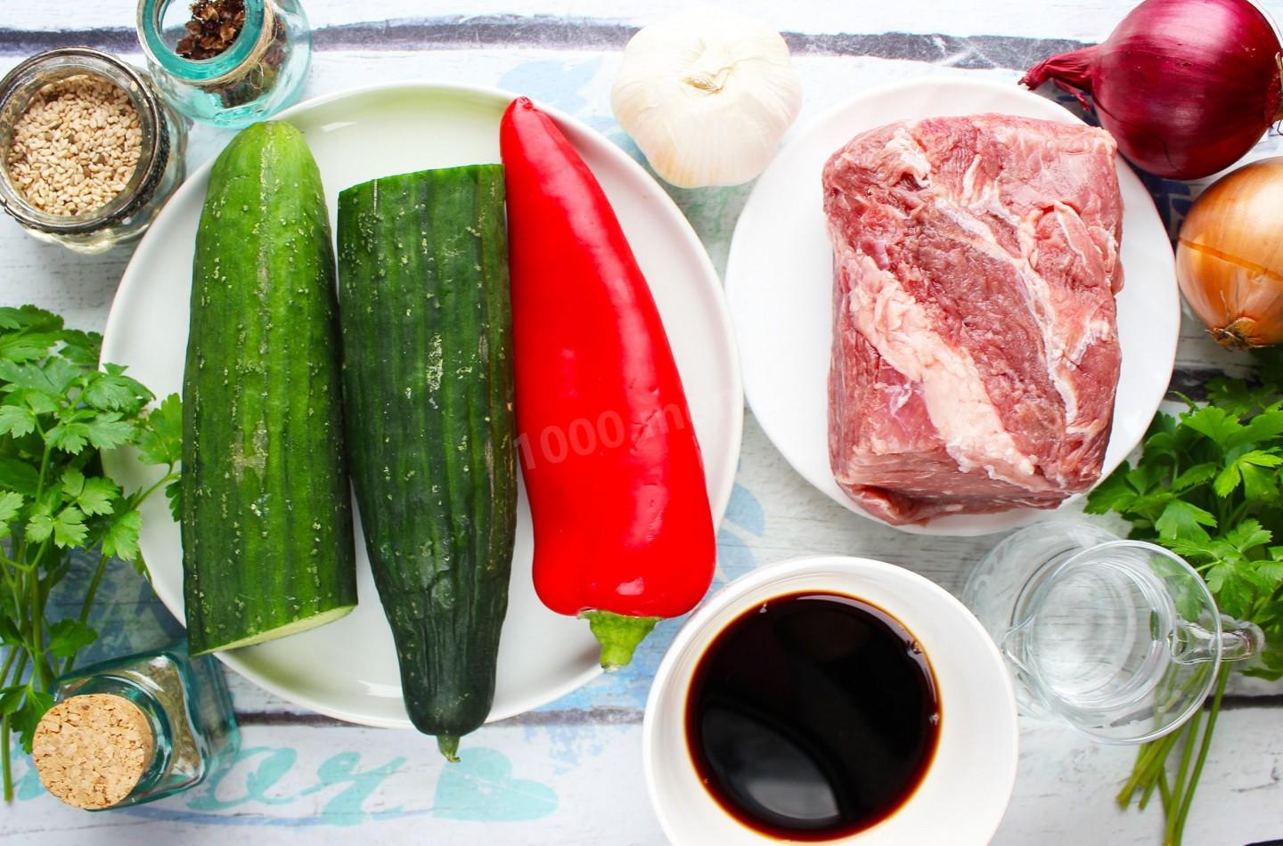 Шаг 1 приготовления Салат мясо с огурцами по корейски