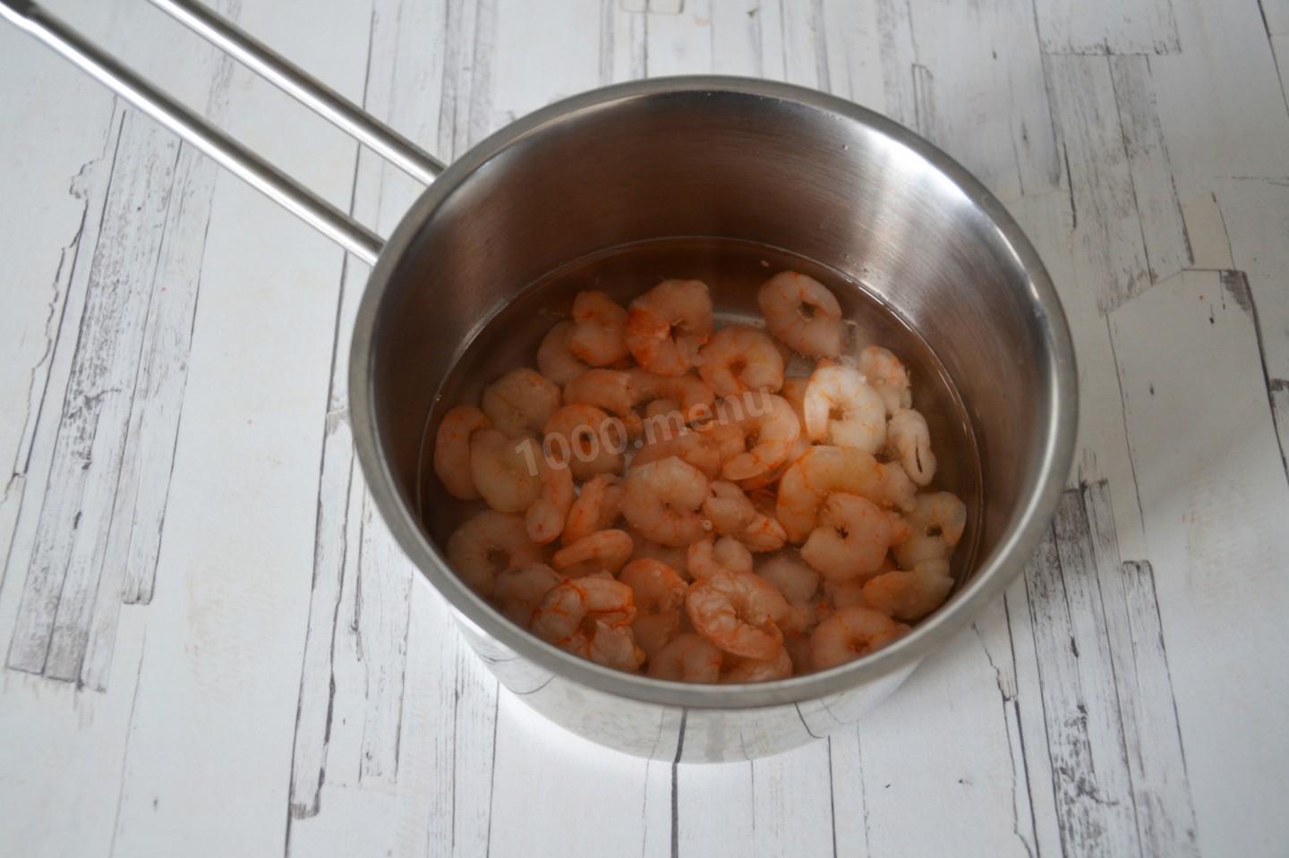 Шаг 2 приготовления Крабовый салат с креветками