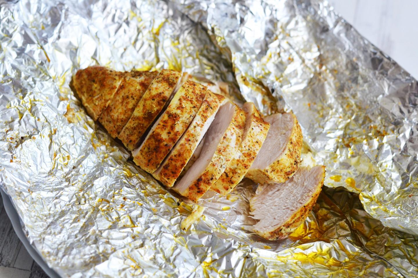 Шаг 11 приготовления Теплый салат с курицей баклажанами и помидорами