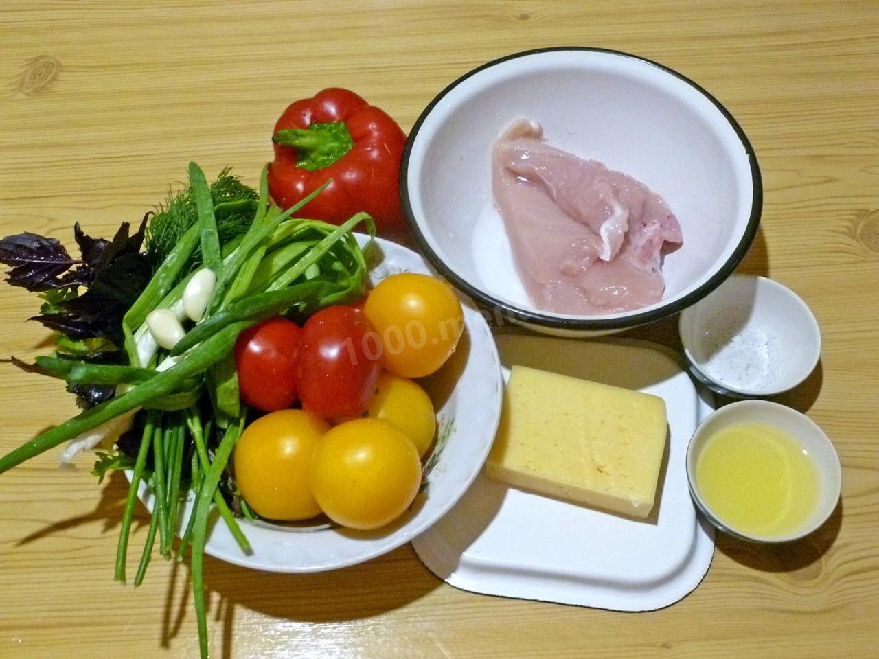 Шаг 1 приготовления Салат с куриной грудкой и помидорами