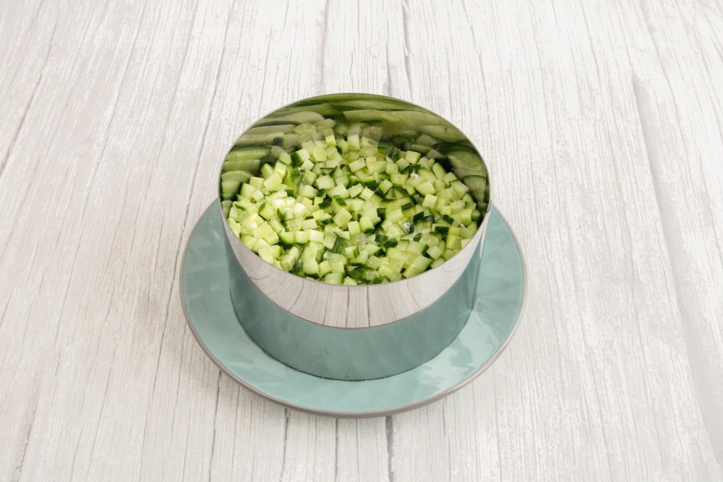 Шаг 15 приготовления Слоеный салат с ананасом и курицей
