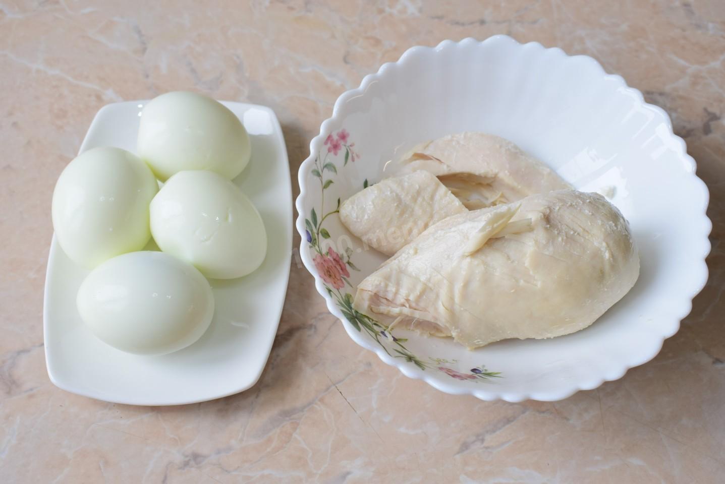 Шаг 2 приготовления Салат морковь корейская яйца курица огурцы майонез