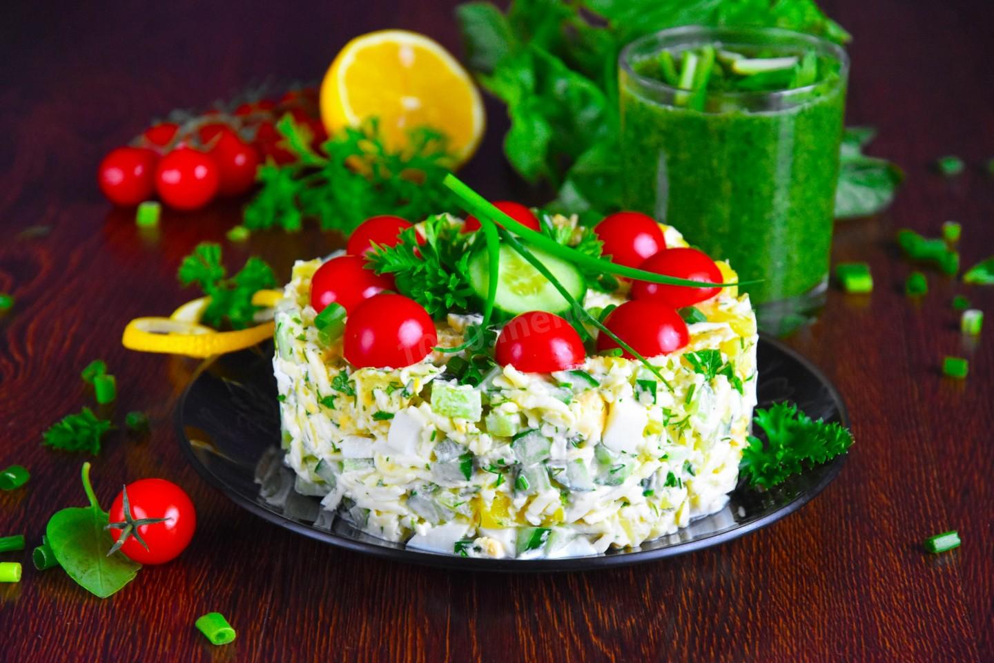 Обложка рецепта Салат с плавленными сырками яйца и чеснок