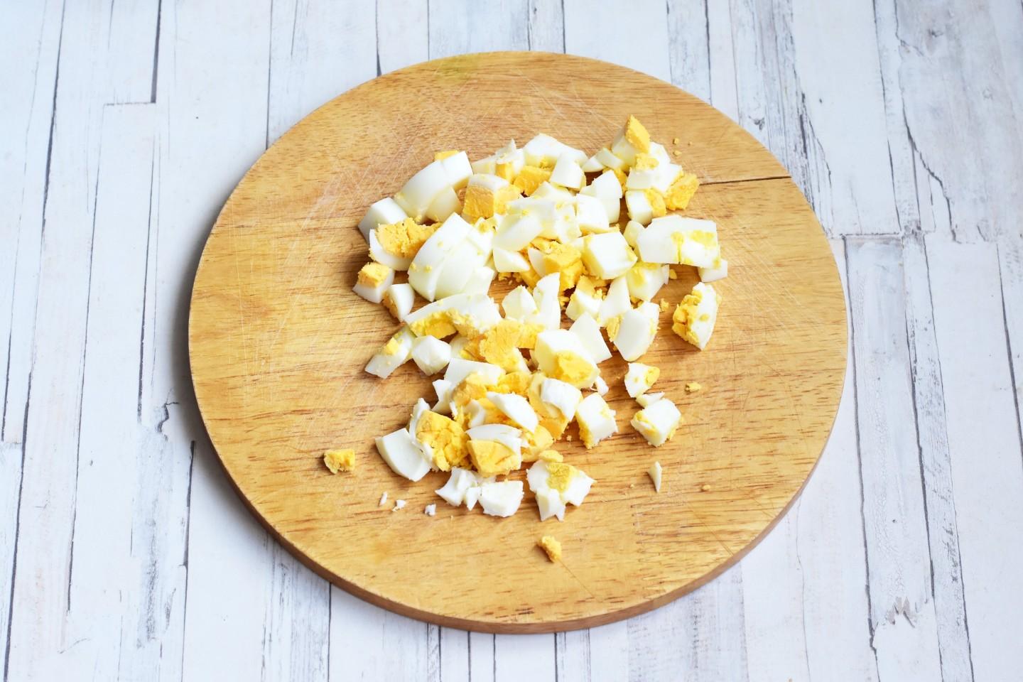 Шаг 2 приготовления Салат с сыром косичка и морковью корейской